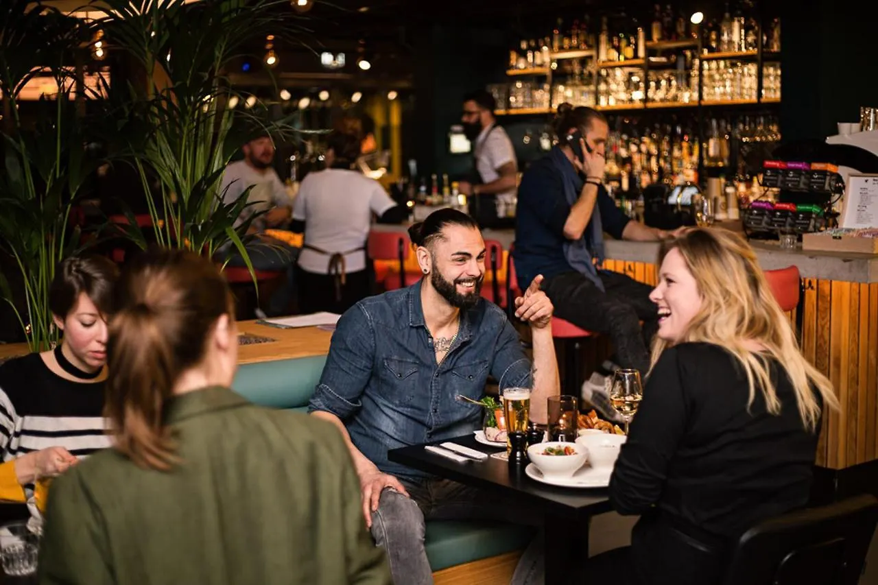 Отель The Social Hub Amsterdam West 4 Star